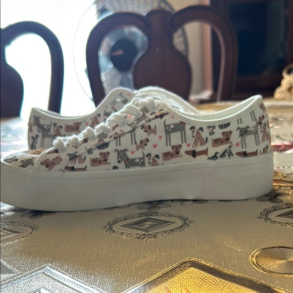 Charming Animal Print Lace-Up Sneakers - Picture 6 of 7